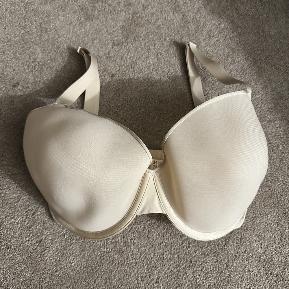SKIMS Fits Everybody T-Shirt Bra 36H Beige Nude Smooth Everyday Support